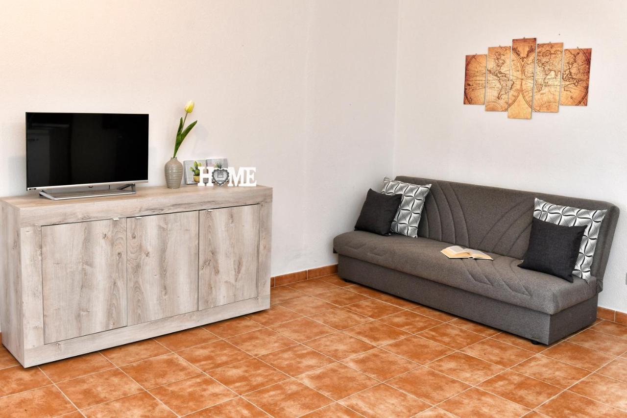 Residence Chiaro Di Luna Сан Теодоро Екстериор снимка